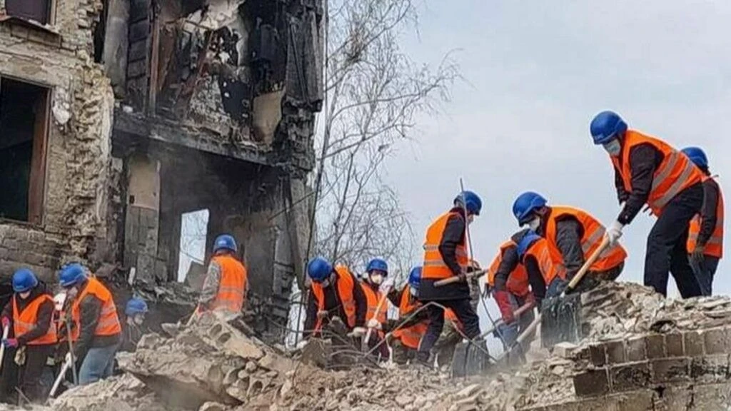 Трудовий десант Чернігівщини: як тисячі безробітних відновлюють прифронтовий регіон