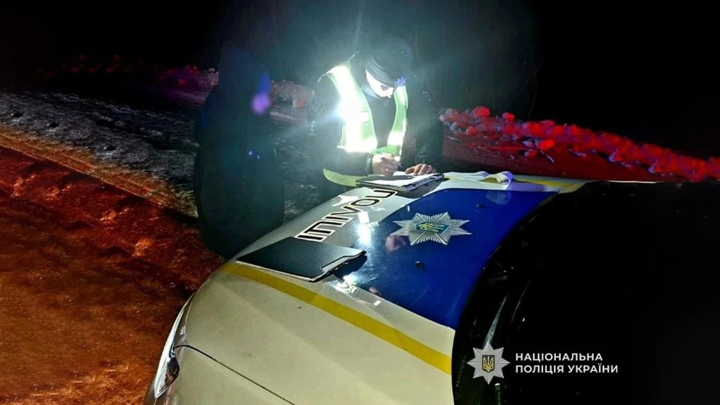 Ціна нетверезого водіння: на Чернігівщині жінка намагалася купити лояльність поліції за 20 тисяч
