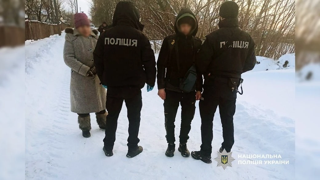 Спекуляція на довірі: на Чернігівщині затримали чоловіка, який пограбував матір військового
