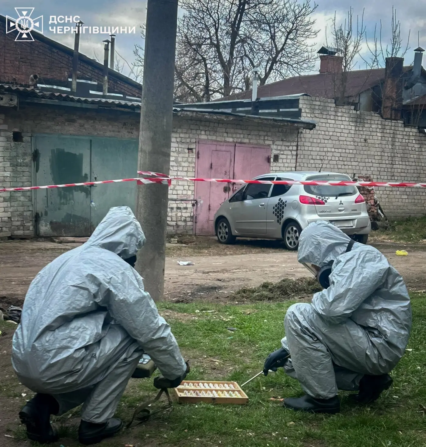 Навчальний арсенал посеред міста: у Чернігові рятувальники дослідили підозрілу знахідку